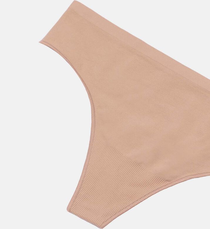 Seamless Medium Thong