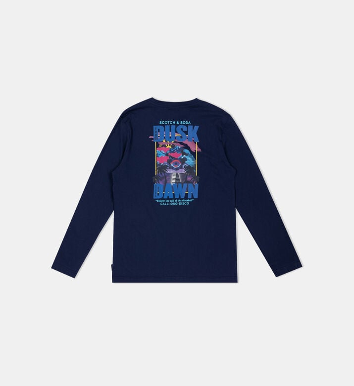 تي شيرت بأكمام طويلة تي شيرت بأكمام طويلة