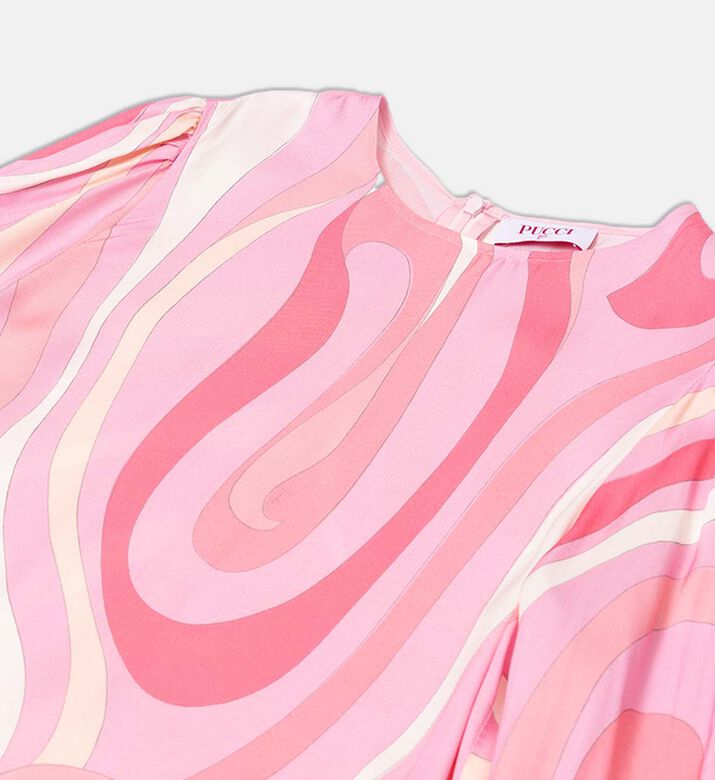 فستان طويل الأكمام بكشكشة وطبعة تجريدية