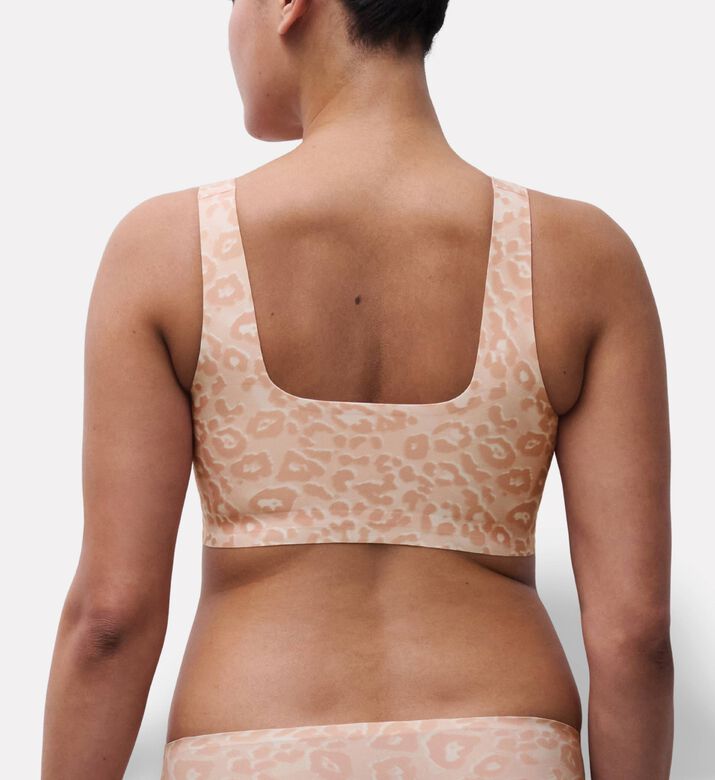 Chantelle Bra, Model View