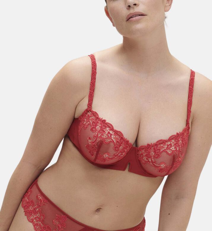 حمالة صدر نصف كوب مطرزة من ساغا