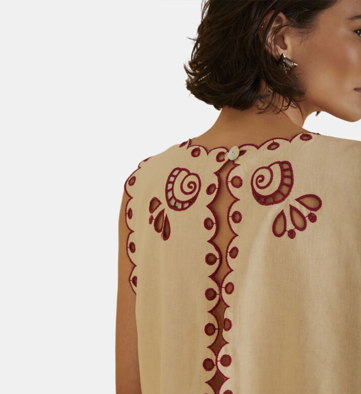 بلوزة ريشيليو قصيرة بدون أكمام