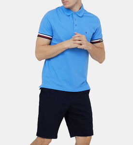 تيشيرت بولو بقصة ضيقة بعلم ونقشة أحرف العلامة