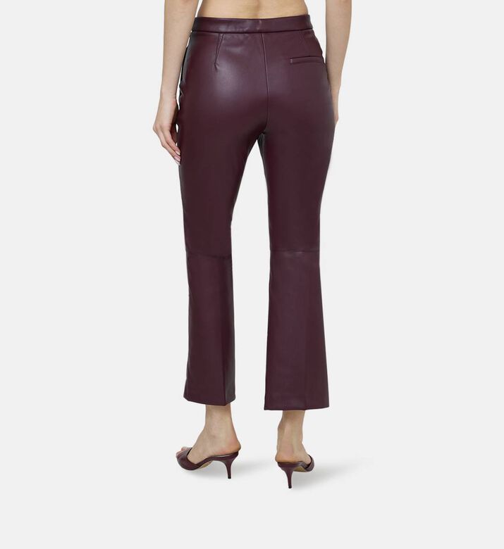 بنطال من جلد صديق للبيئة