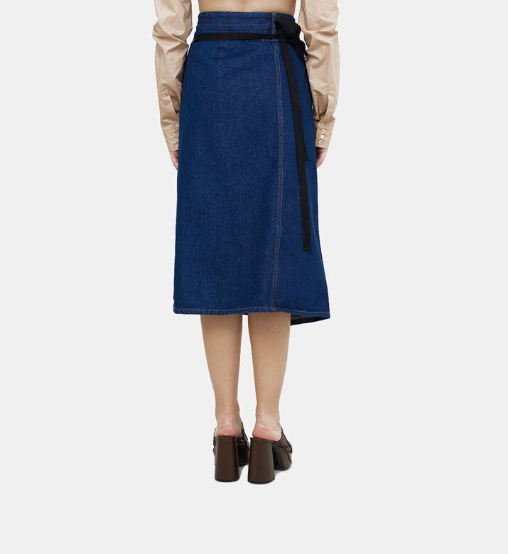 تنورة ميدي دنيم بخمسة جيوب