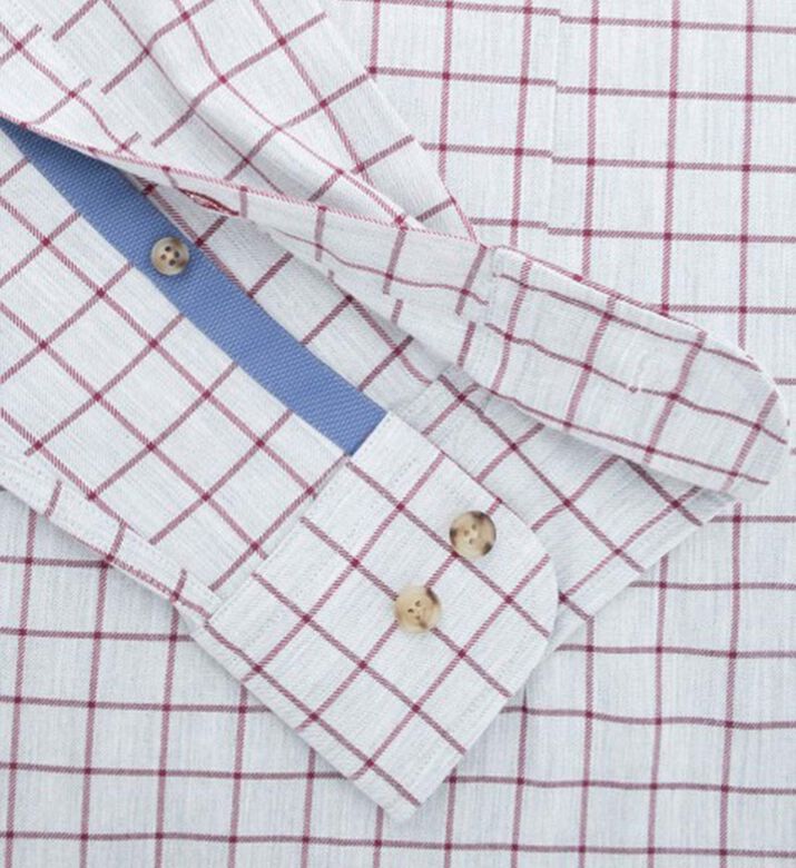 قميص ميلانج بأزرار على لوحة النافذة