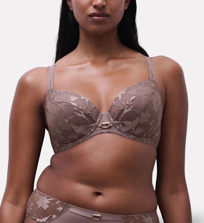 Chantelle Underwired Full-coverage Bra, Model View