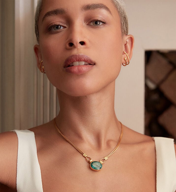 Ottoman Hands Necklace Daphne Emerald, Packshot View Ottoman Hands Necklace Daphne Emerald, Packshot View