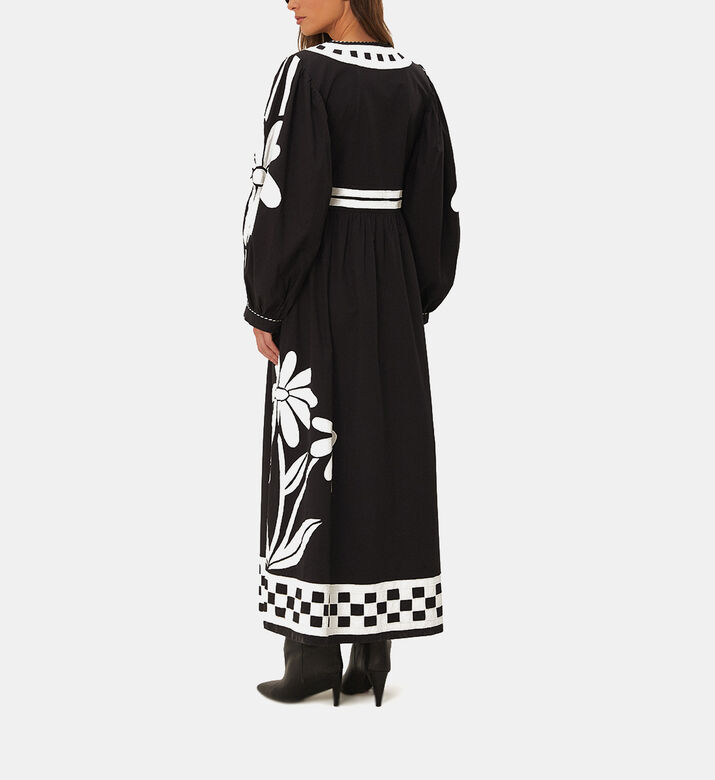 فستان طويل بنقوش الطبيعة