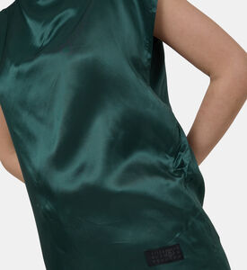 بلوزة بياقة عالية درابيه