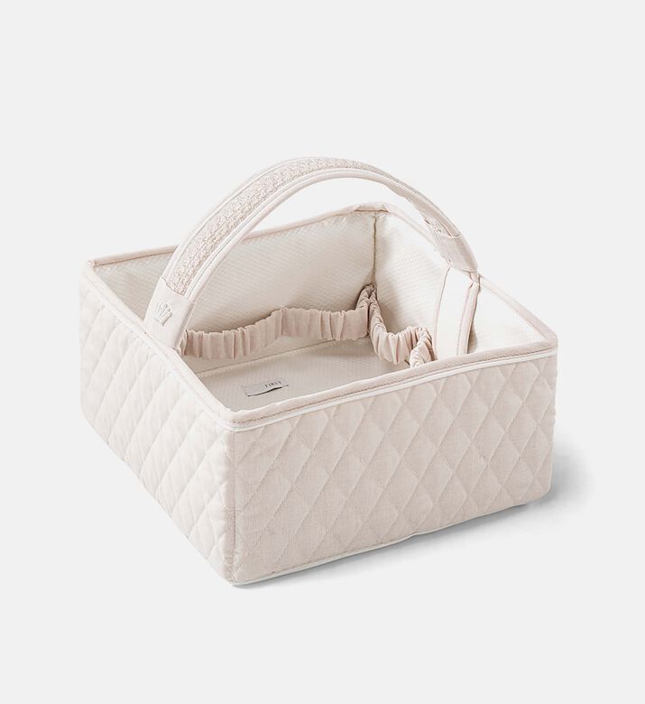 سلة رعاية أطفال مبطنة