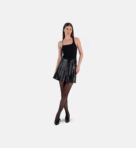 بلوزة بدون أكمام بتفاصيل خيط