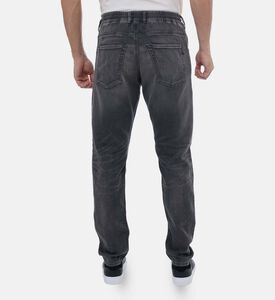 جينز بقصة مريحة ورباط