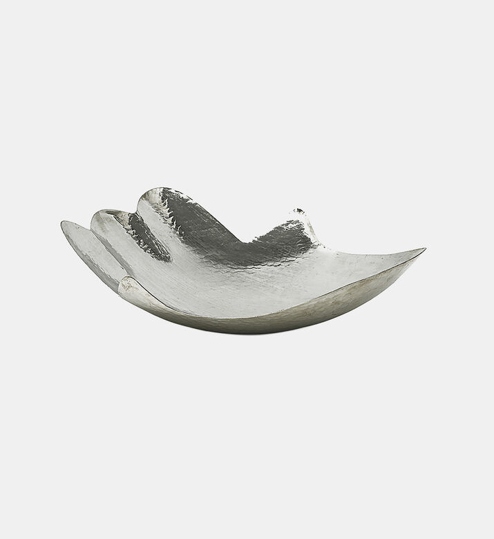 وعاء يد من النحاس المنبعج من همسة