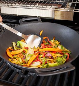 Roesle Pan/wok Turner Round Handle, Packshot View Roesle Pan/wok Turner Round Handle, Packshot View