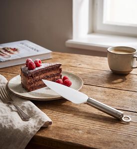 Rosle Scalloped Tips Gateaux Server, Model View