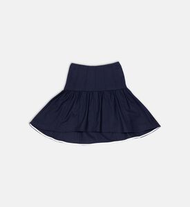 تنورة واسعة بطيات