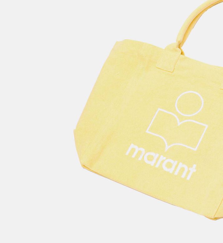 حقيبة يد واسعة مطرزة بشعار العلامة