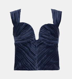 بلوزة بياقة بشكل قلب وطيّات