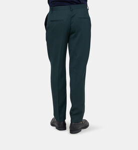 بنطال يناسب المدينة