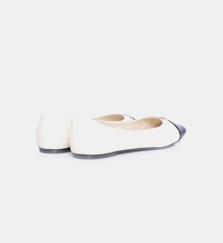 كعب مسطح بمقدمة مربعة