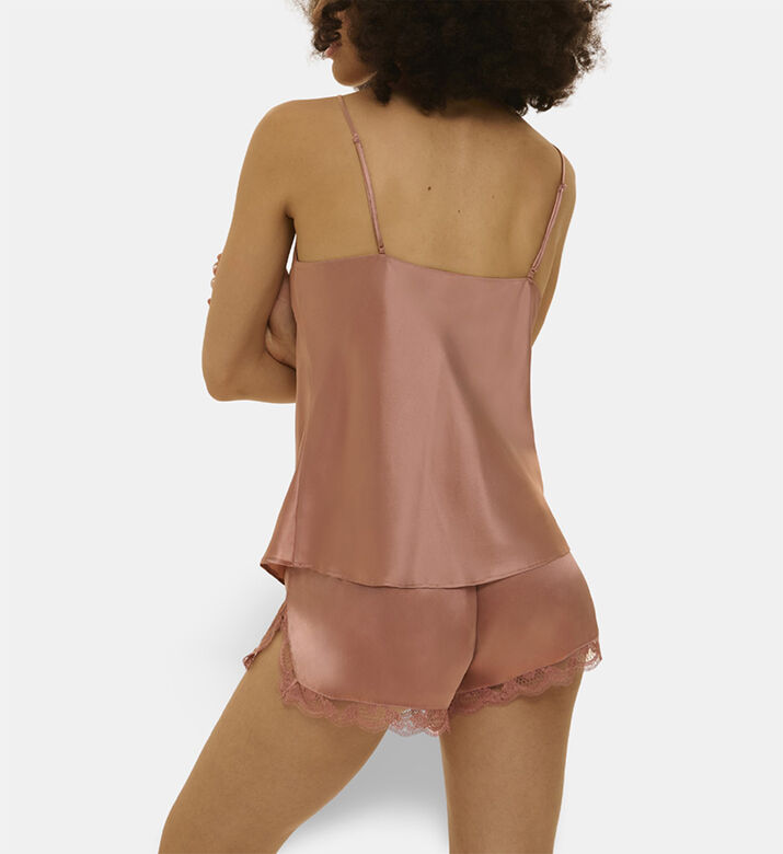 Simone Perele Short, Model View