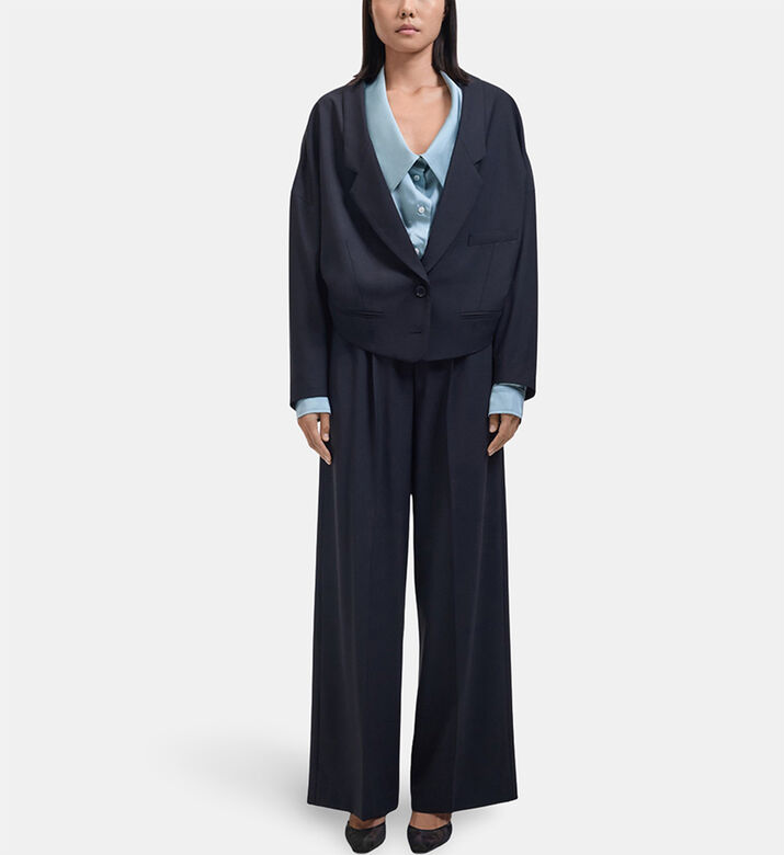 Viktor and Rolf Blazer Dragged, Model View