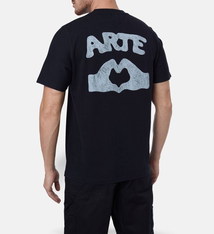 Arte Logo-print Heart Hands T-shirt, Black, L, Model View