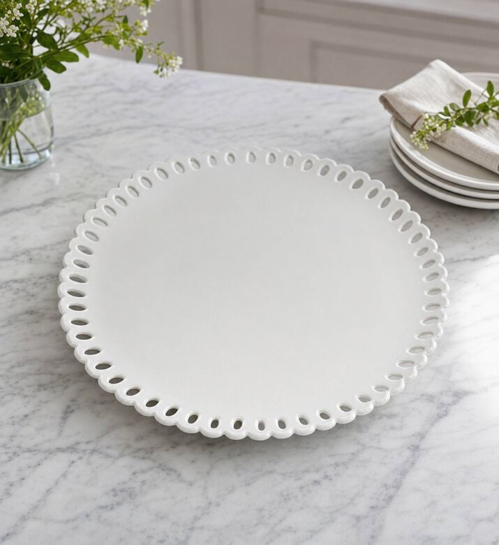 Thun Giulietta Carved Cake Plate, Model View