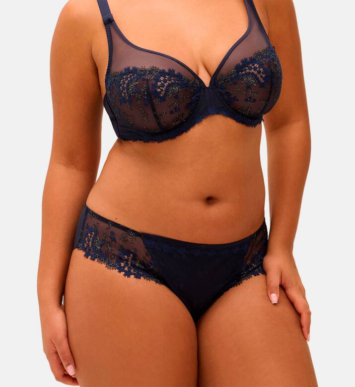 Simone Perele Brief, Model View