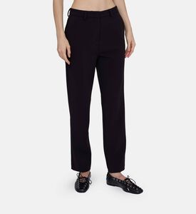 بنطال بقصّة عادية وطيّات أمامية