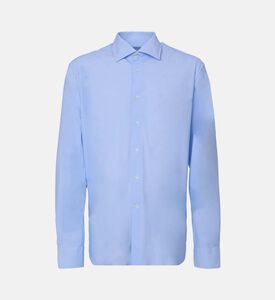 قميص بقصّة عادية بصف أزرار