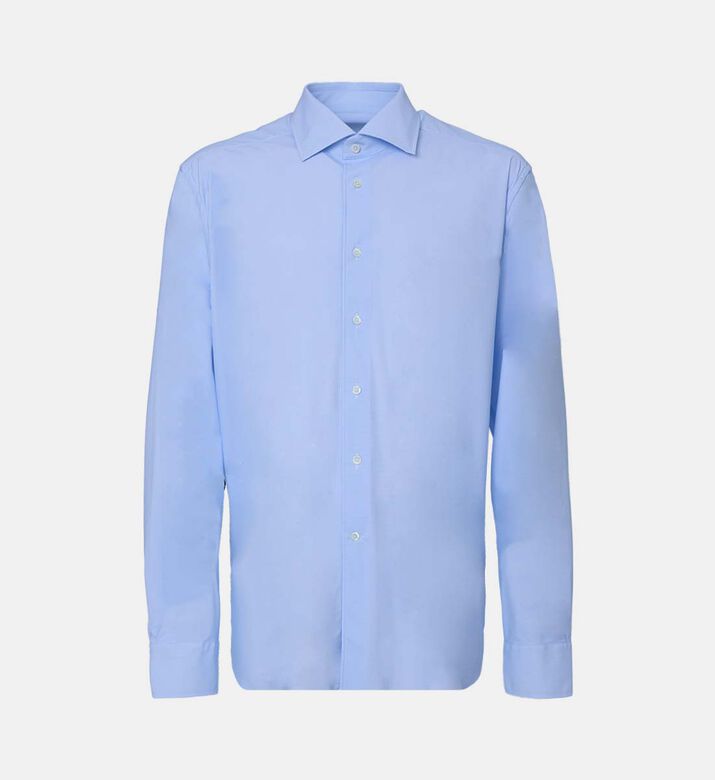 قميص بقصّة عادية بصف أزرار