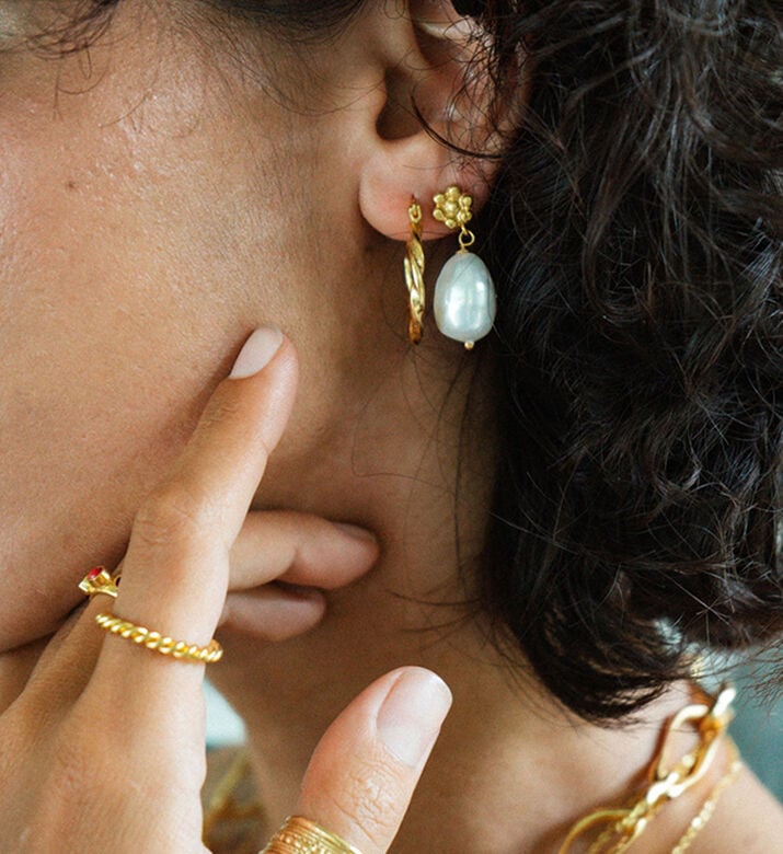 Ottoman Hands Flower Pearl Drop Stud Earrings, Packshot View Ottoman Hands Flower Pearl Drop Stud Earrings, Packshot View