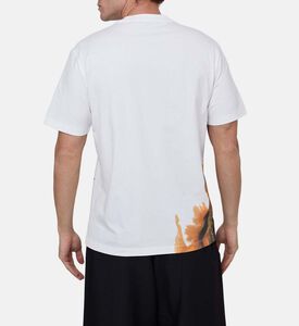 تيشيرت قطن قصير الأكمام بياقة دائرية وطبعة تجريدية