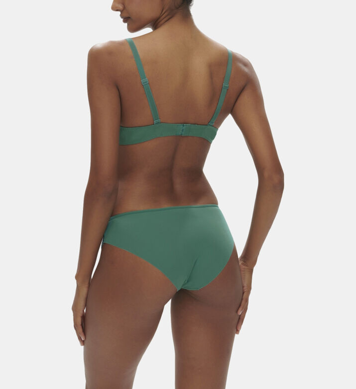 بيكيني شبكي مطرز من Saga