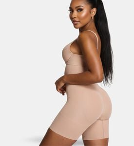 Spanx Short, Model View