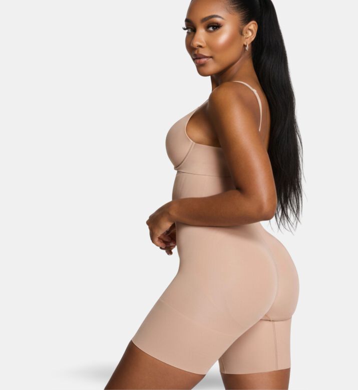 Spanx Short, Model View