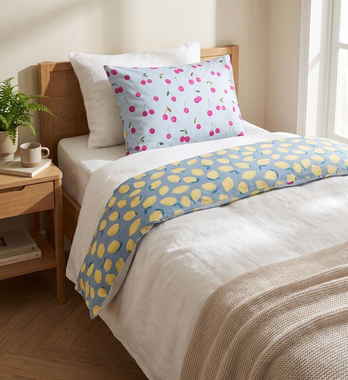 Essenza Zesty Cherry Bed Set 140x220, 60x70 Cm, Packshot View