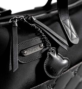 حقيبة حفاضات مبطنة بتطريز تاج