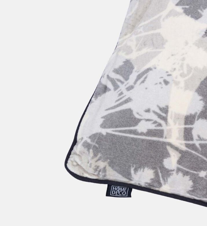Home Deco and More Ozy Chevron Lace Cover Filled And Vaccumed Cushion, Packshot View
