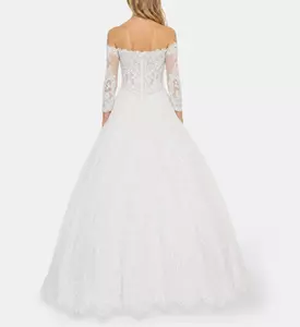 AAVVA Dress Hazar, Model View