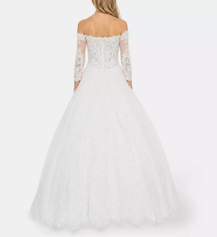 AAVVA Dress Hazar, Model View