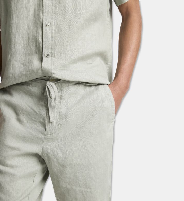Vince Short Drawstring, Model View