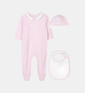 طقم هدايا لحديثي الولادة بطبعة شعار