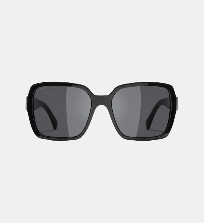 نظارات شمسية مزينة بكريستال