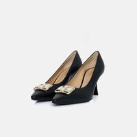 Leather Pointed-toe Kitten Heel Pumps