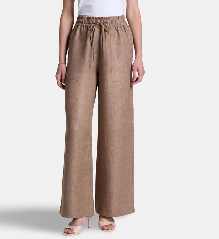 Carter and White Pant Carla, Model View