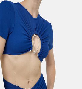 بلوزة قصيرة الأكمام بتفاصيل بيزلي معدنية