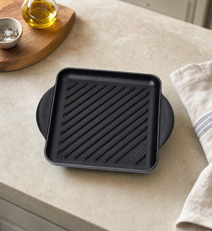 Le Creuset Stainless Steel Square Grill- 24 Cm, Model View